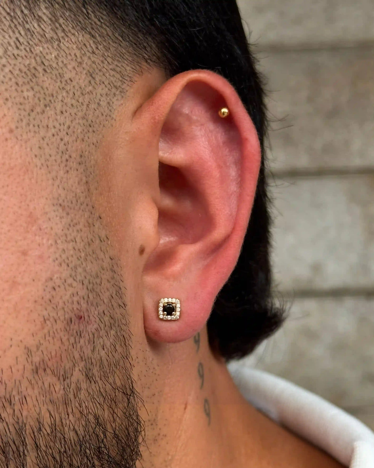 Arete Tipo Topo Dynasty 6 mm Circon Negro y Cristal