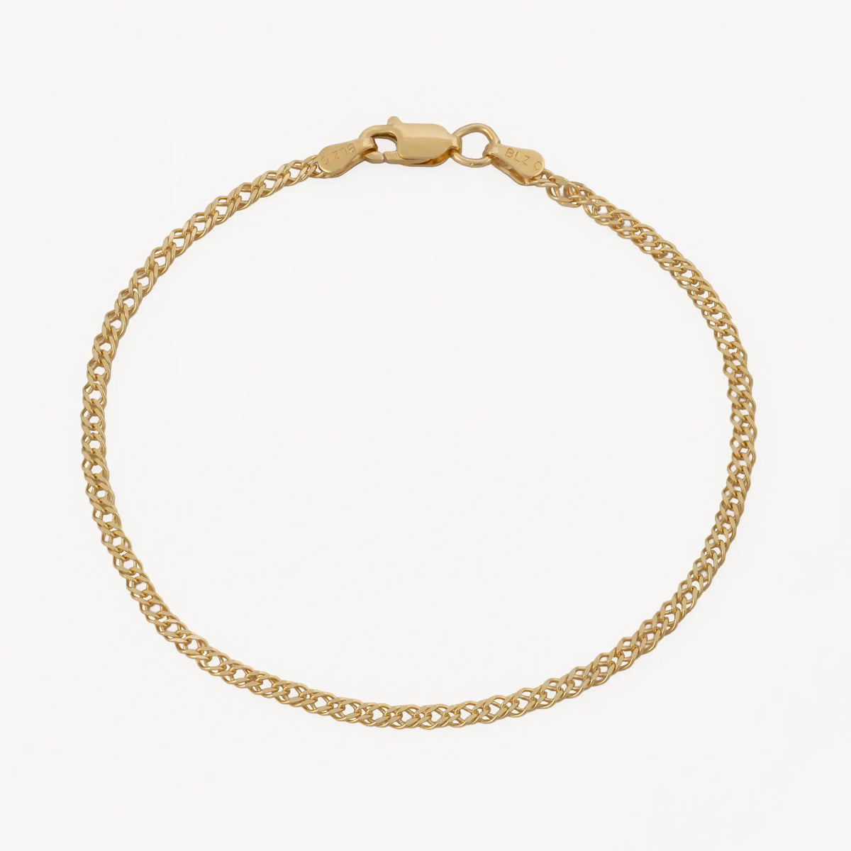 Pulsera Cubana Cruzada con un ancho de 2.4 mm y un largo de 19.5 cm