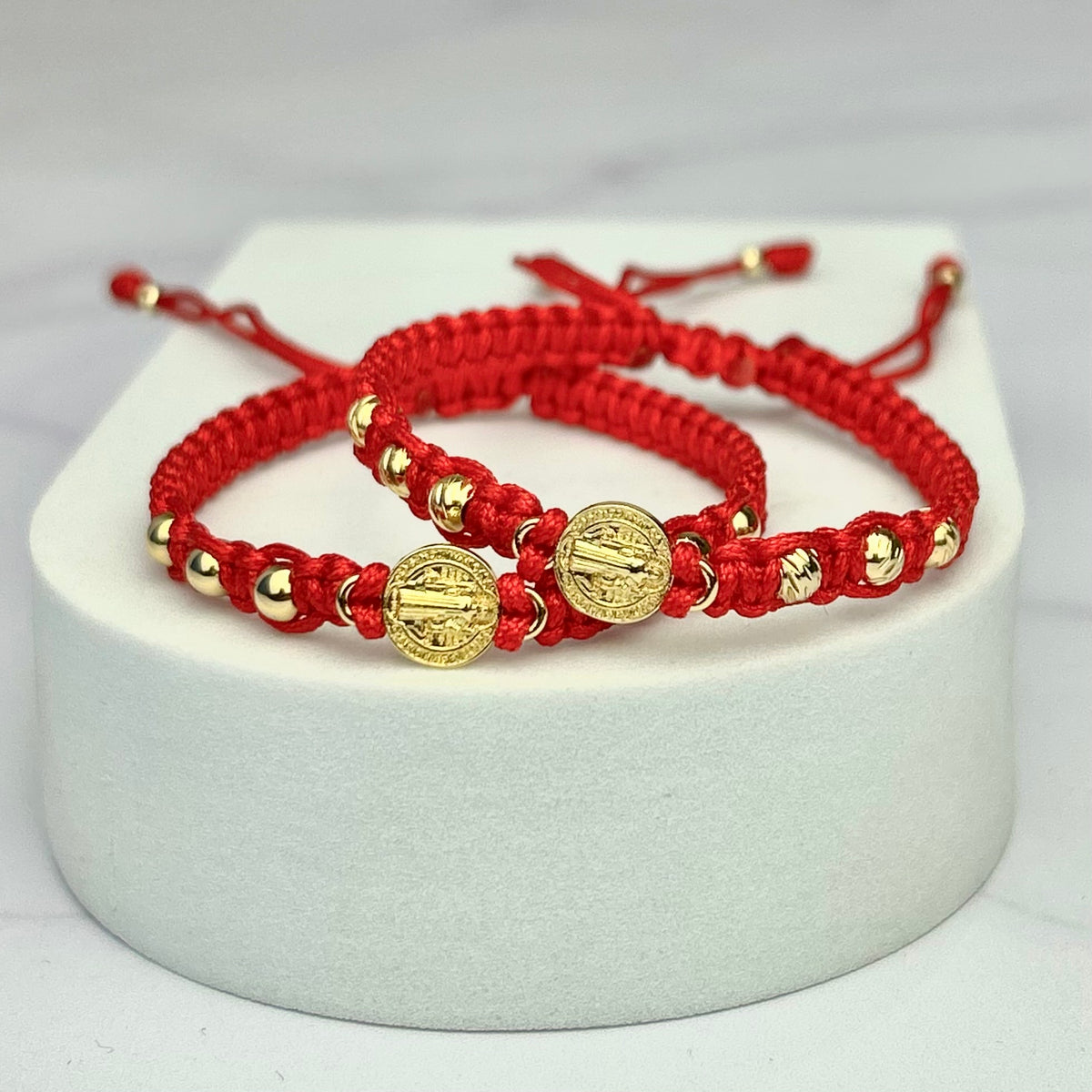 Combo de Pulseras Tejidas San Benito Balín Italy y Liso Roja