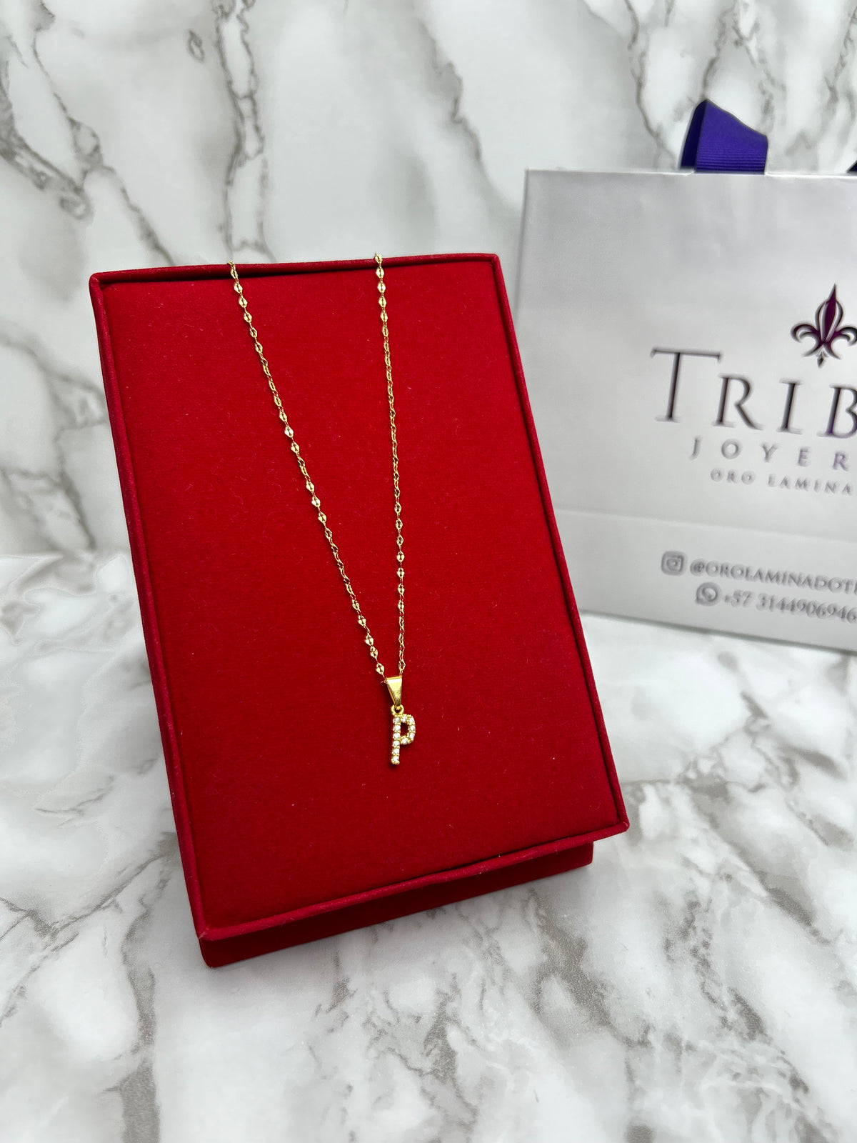 Dije letra P circones